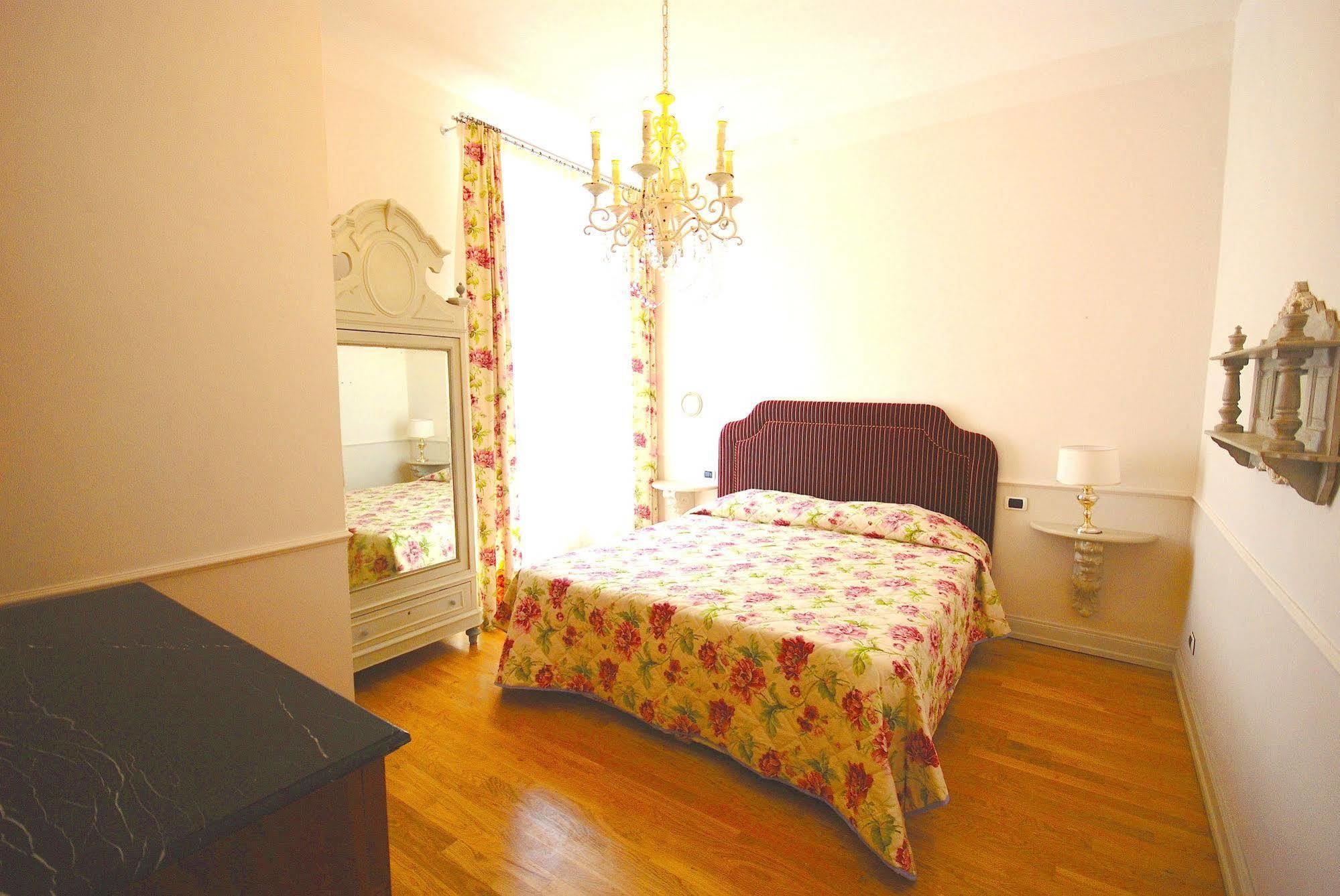 Apartments In Пистойя Экстерьер фото